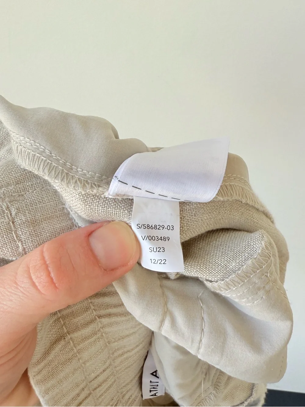 Athleta Voyager 100% Linen Shorts Women's size 8 in Beige